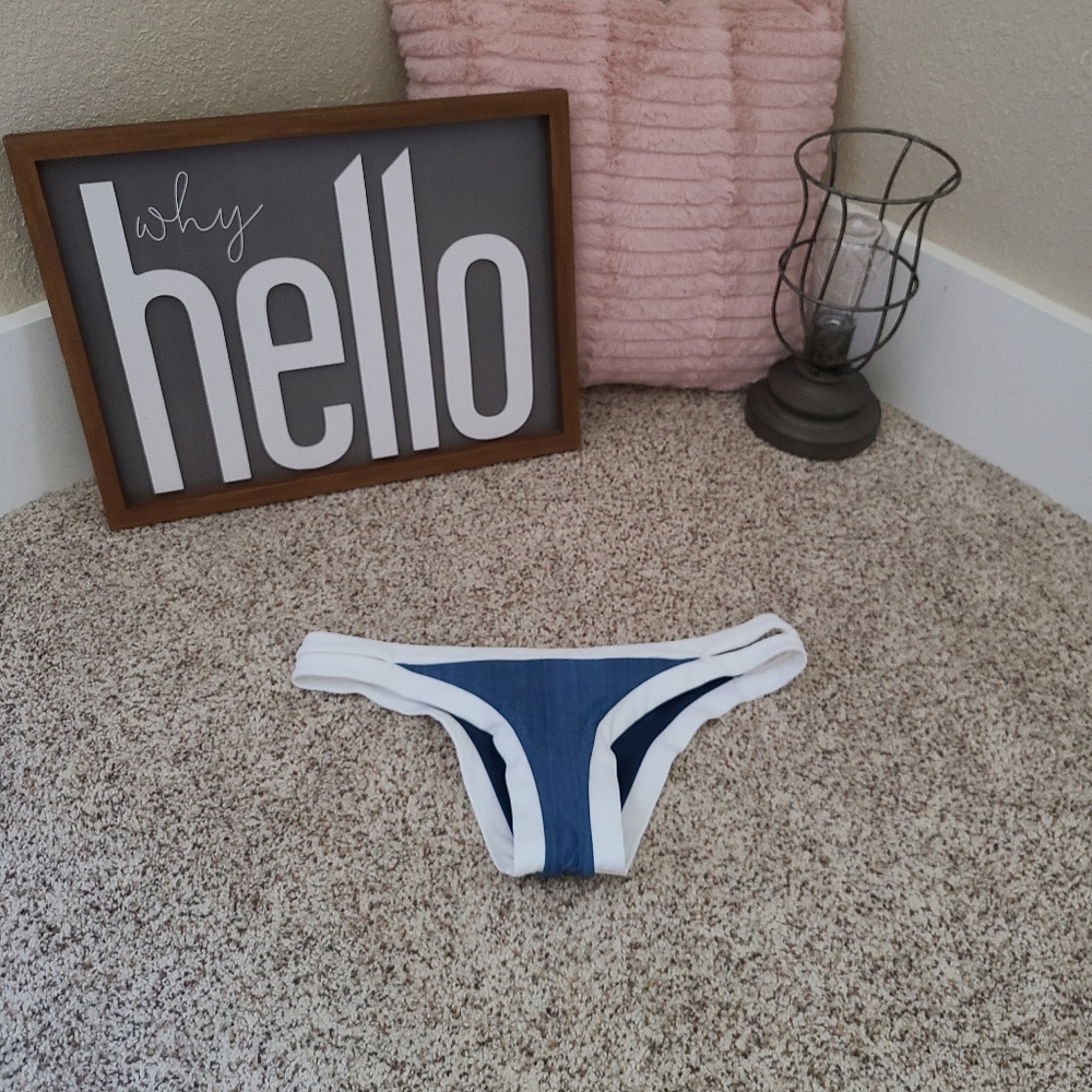 Women's Blue and White Bikini Bottom Size 6